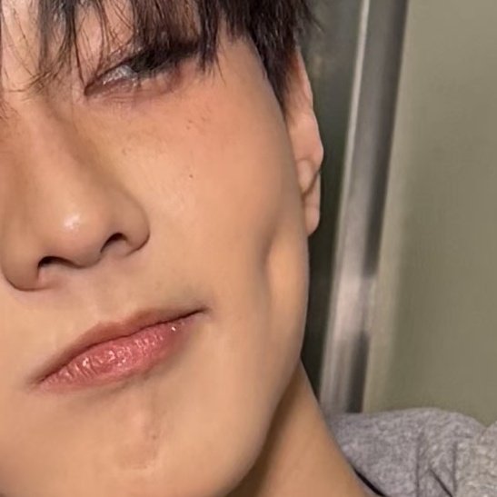 HIS DIMPLE IS A LIVABLE PLACE TO LIVE IN (◝‿◜｡)☝️