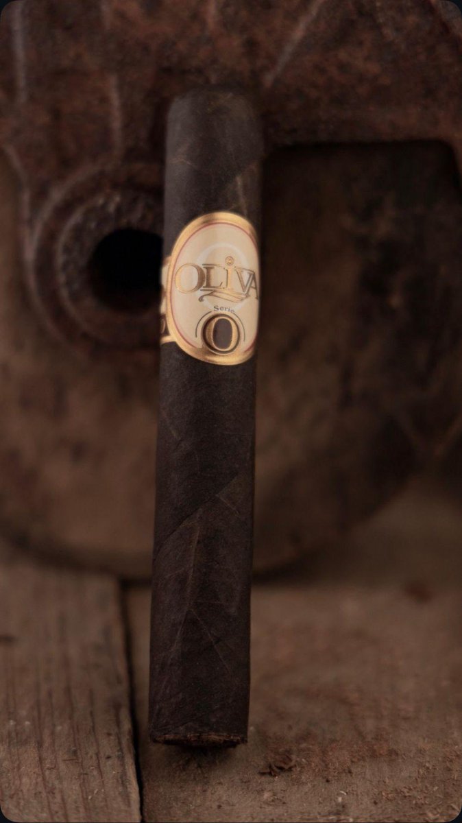 OlivaCigar's tweet image. Elevate your pause
...
#CraftedWithPassion #cigarlife
#olivacigars #cigaraficionado
#craft #cigarlover