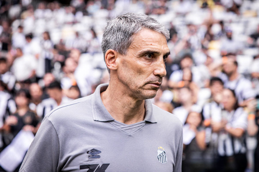 Quem não assistiu ainda, assistam a coletiva de ontem de Juan Pablo Vojvoda

Nunca na minha vida vi um técnico tão sincero. Admitiu os erros que comete, disse que a torcida está certa em cobrar e enfatizou que precisa também do apoio para seguir seu trabalho

Ficou evidente que