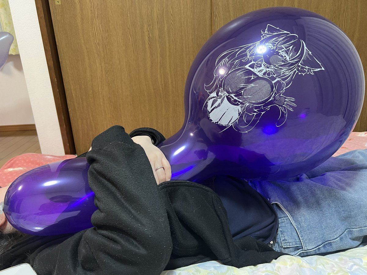 パープルは8枚セット、7枚セットともに入ってます😌
ネックが萎まないので抱き心地が良いです☺️

むぎゅっと🐱ちゃんのむぎゅっと感もよくわかります(*´-`)✨

booth.pm/ja/items/79063…