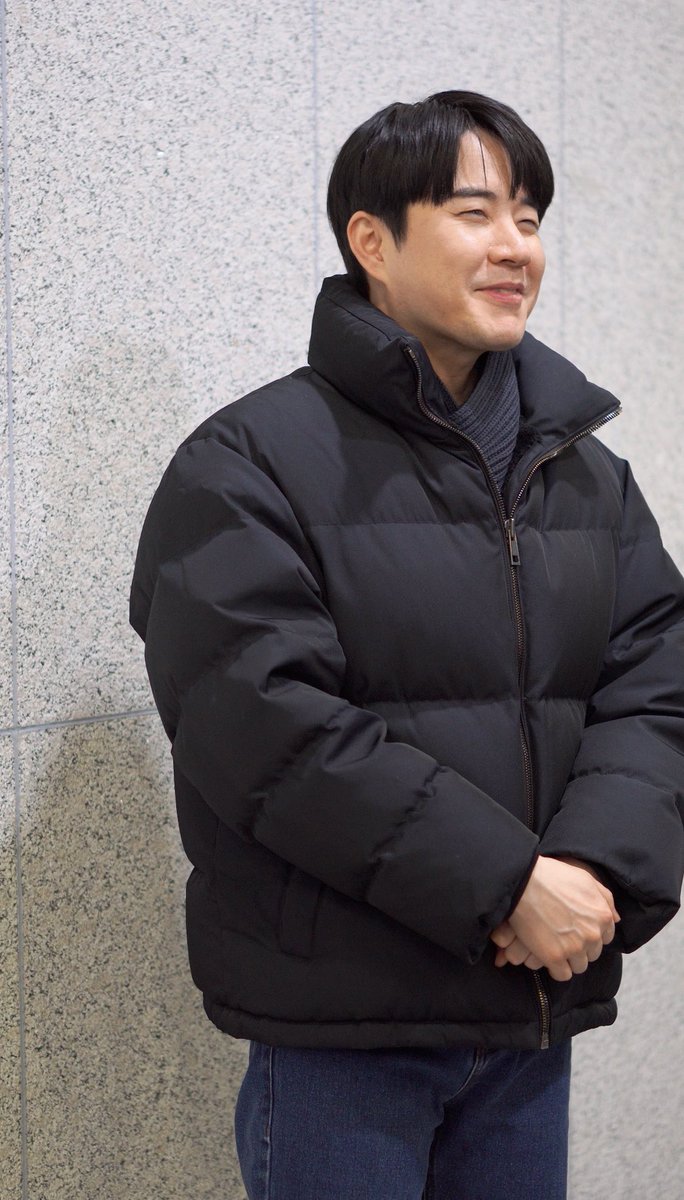 오늘 낮에 그런(팬래터 앵콜) 소식이 있었었ㅈ뭔가 야릇한 표종으로 바라봐주시는데 좋다는 느낌으로 받겠습니다ㅋㅋㅋㅋㅋㅋㅋㅋㅋㅋ하고 휀걸들이 짓(고있는것으로 추정되)는 표정 따라하쉼ㅋㅋㅋㅋㅋ̆̎ㅋ̌̈