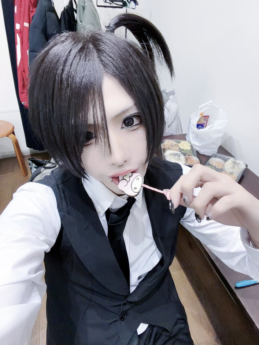 MAKO_KAKUMAY's tweet photo. アザミバースデー

圧倒的に弟属性のアザミ今年も祝えました

また来年更に歌うまになって祝うでな🎤 https://t.co/NdcaC1GnE8