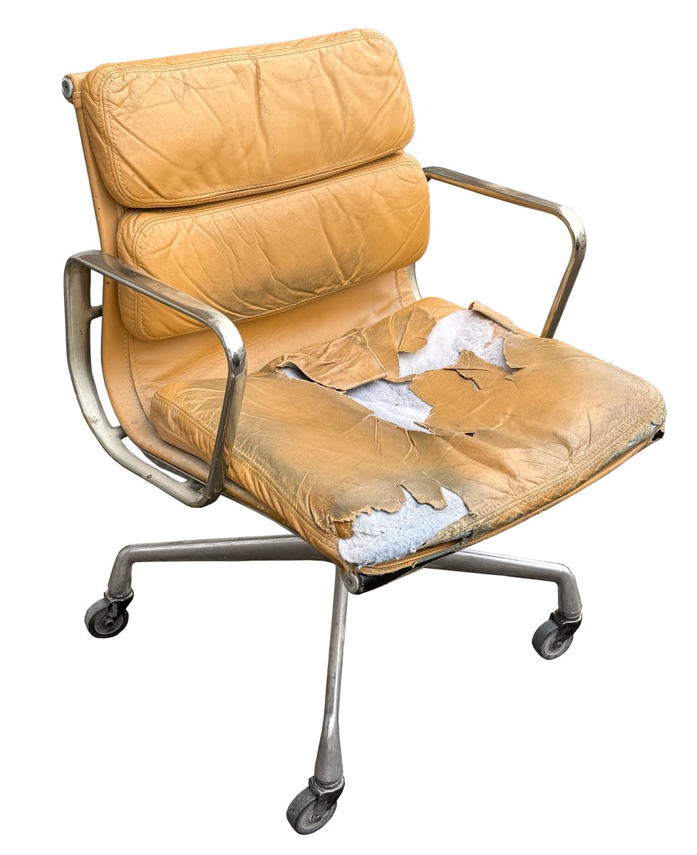 Linked up with Keith Henry of Henry’s at his studio to check out what items he’s currently obsessed with

streetnightlive.com/p/13-items-wit…