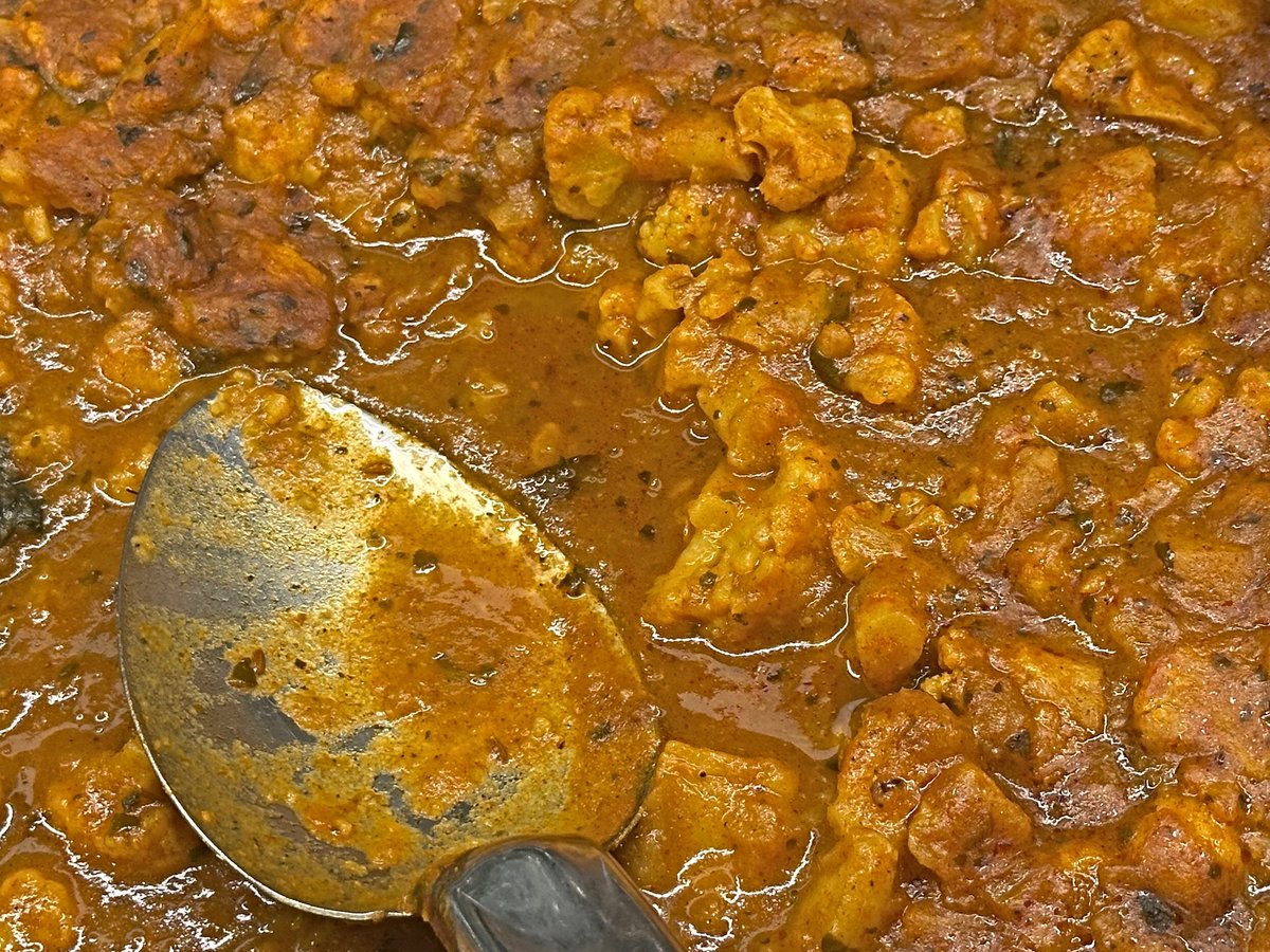 Robotvirgin's tweet photo. Saag Tofu (Simmered Tofu in Spinach) at Whole Foods Market, a Vegan Friendly Super Grocery Store in Beaverton, OR!
.
.
.
.
.
.
.
#tofu #saagtofu #simmeredtofu #spinach #tofulover #vegan #veganfood #plantbased #veganism #veganfortheanimals #govegan #vegandinner #wholefoodsmarket https://t.co/VYJEOl5t2o