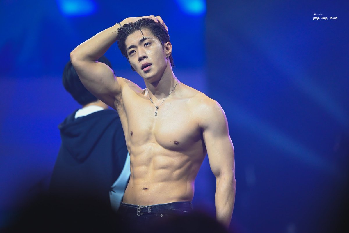 plopplop950123's tweet image. 260111🖤 #HAPPY_WYATT_DAY
오늘 마지막까지 행복하자 재영아
#온앤오프 #ONF #와이엇 #WYATT #심재영 #JustFeelWYATT  @WM_ONOFF