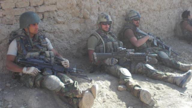 Mio_Mind's tweet image. “They stayed a little back, off the front lines”

She was a Dutch helicopter pilot who saved countless American lives. She got shot down but managed to save everybody.

Not to mention all the Dutch (wo)men on the ground. 🇳🇱

Trump dodged the Vietnam draft 5 times. Fucking Cunt