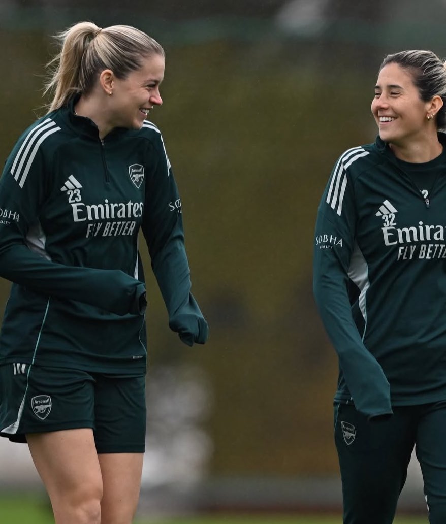 arawfc's tweet image. my duo back together 🥲🥲❤️❤️