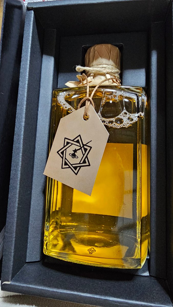 SW12208145's tweet photo. 想像以上に黄金の蜂蜜酒だったU FOR Uの黄金の蜂蜜酒
飲むの楽しみだなー https://t.co/yLNCPoEfoh