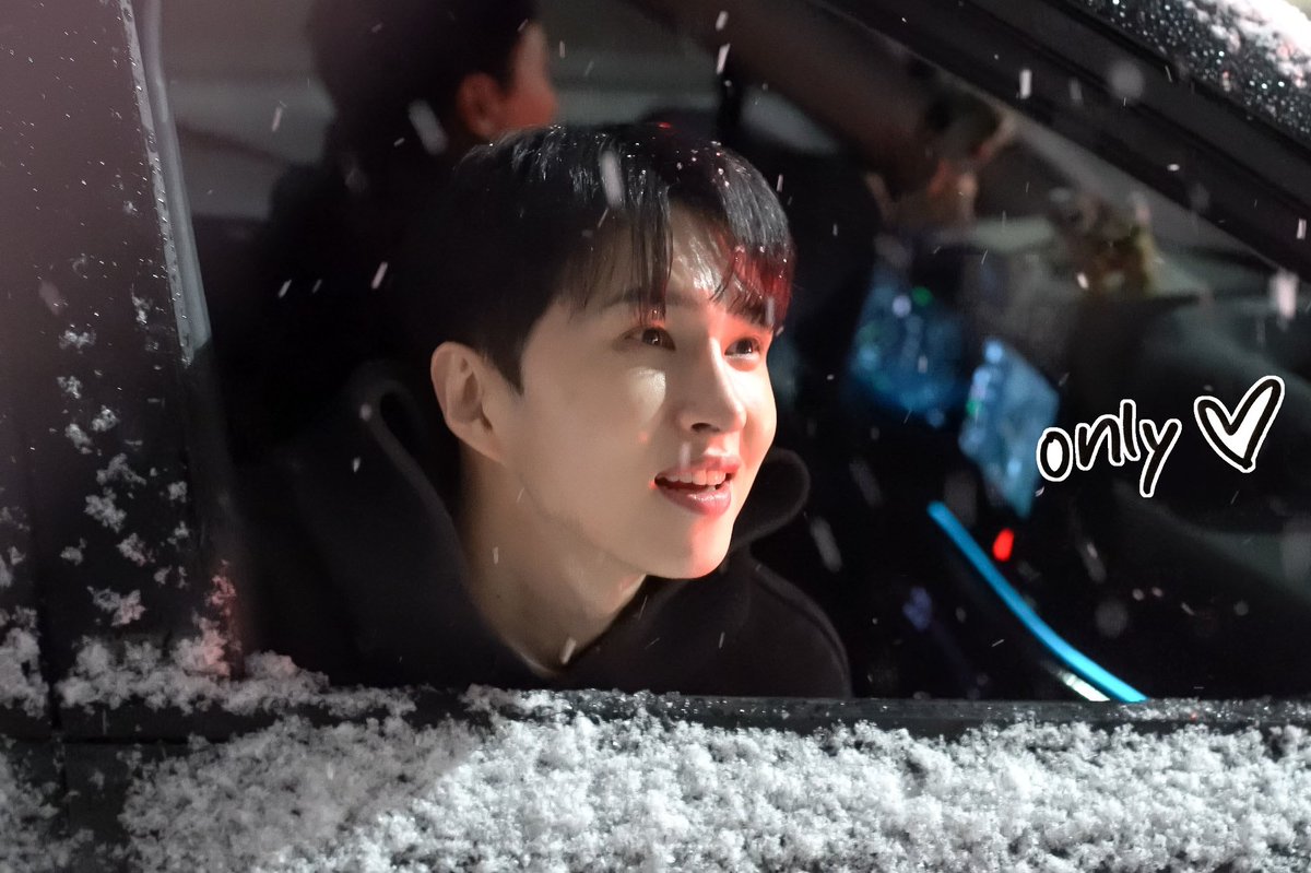 OnlyJaehwany's tweet image. 260123 킹키부츠 퇴근 프리뷰 #KEN #켄 #이재환 @jaehwany0406 

한명 한명 내일 뭐하는지 물어보던 천사 👼