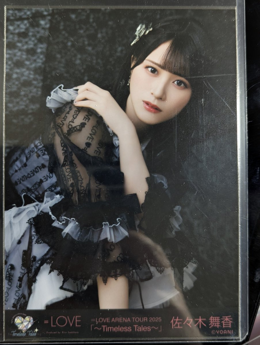 生写真を整理しててふと「本当に同一人物？」って思うくらい衣装