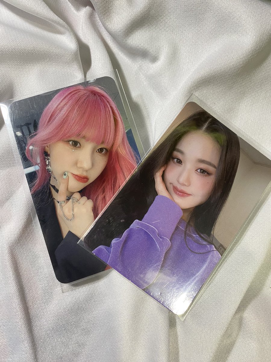 🍰 . . . ꒰  WTS LFB PH ꒱

↬ wonyoung ube izone purple hoodie chaehyun pokecheek

ⵌ wy: 410 chae: 300  

free sf 

t. wts lfb izone ive wonyoung purple hoodie ube chaehyun pokecheek pink hair