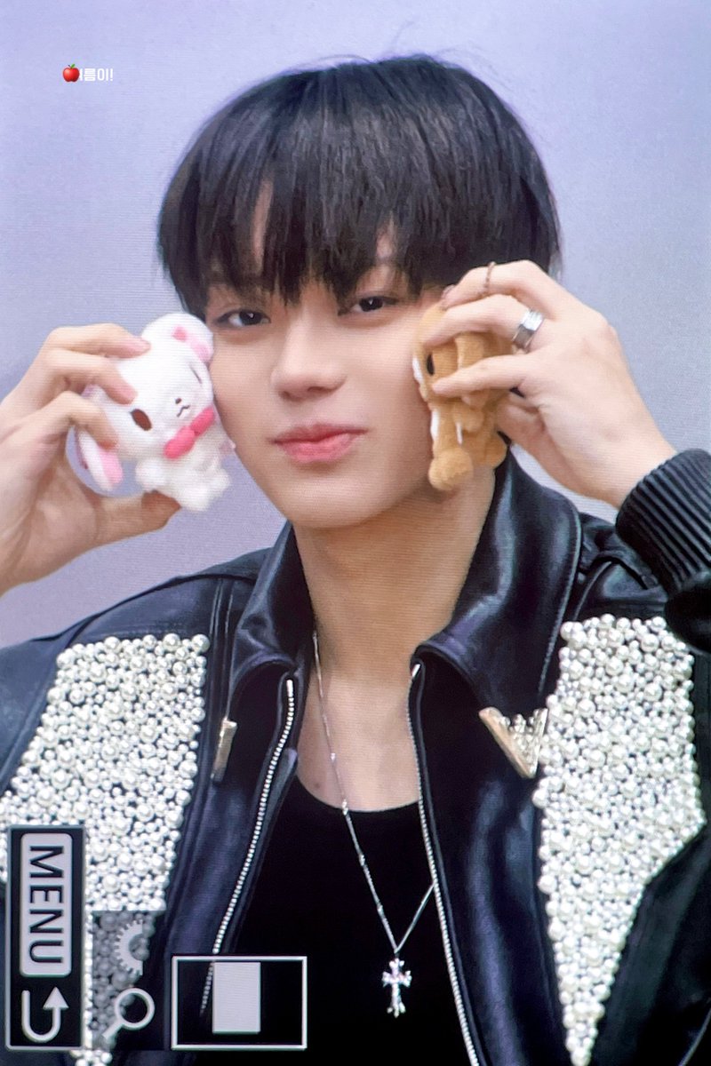 여름이 tweet media