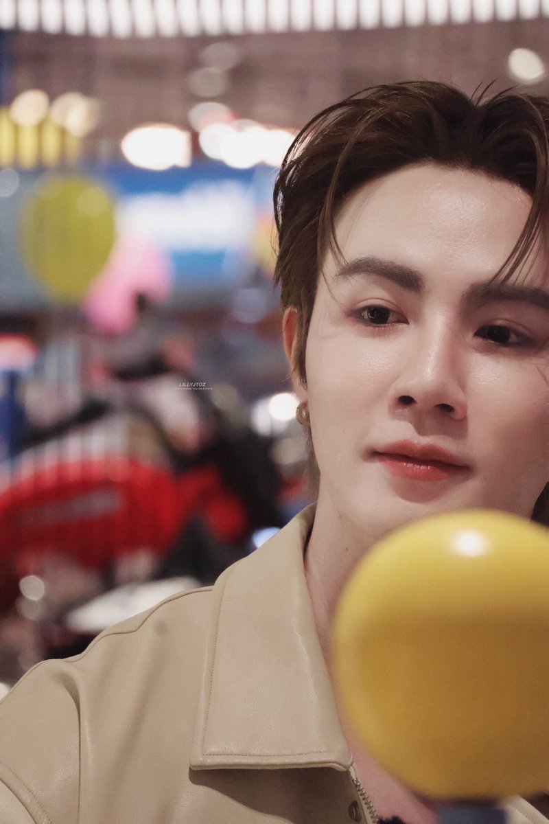 lillyJtoZ's tweet photo. เค้าหล่อมากเลยอ่ะ ทำไงดี 

——@zee_pruk 🤍

Central Department Store x ZNN
#ห้างเซ็นทรัลปิ่นเกล้าxZeeNunew
#ZeeNuNew #ZeePruk https://t.co/NOd86ivE09