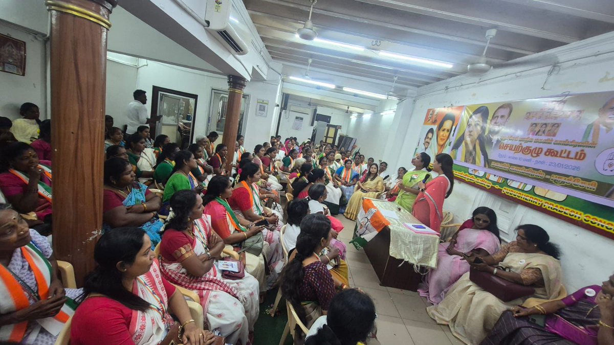 Today, the National President of the All India Mahila Congress Ms. <a href="/LambaAlka/">Alka Lamba 🇮🇳</a> ji conducted the State Executive Meeting of the Puducherry Mahila Congress.

Puducherry Mahila Congress President. A.R. Nisha ji, along with other office bearers, were present during the meeting.