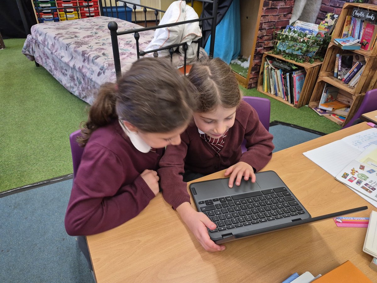 MrsGriffithsBH's tweet photo. Getting to know Scratch this afternoon! @busheyheathjm @MrMoodyBH #BusheyHeathComputing https://t.co/fhmdQWPGsZ