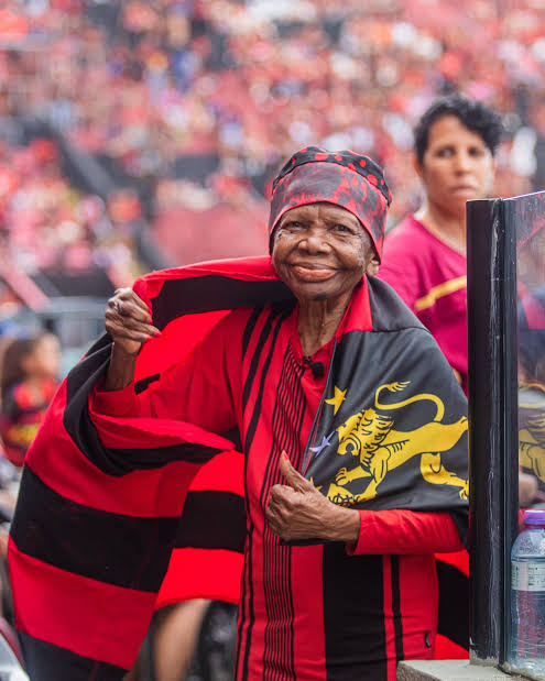sportboomers's tweet photo. HOJE É O DIA DA ETERNA DONA MARIA 🖤🦁 https://t.co/QSfyAv0gdk