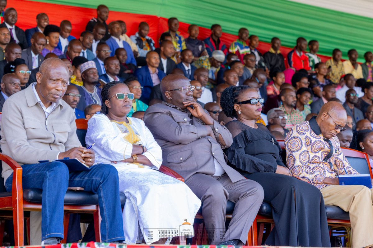 SE <a href="/Burundi1stLady/">Angeline Ndayishimiye Ndayubaha</a> a rejoint, ce 23.01.2026,les Leaders pour des enseignements dispensés par le Secrétaire Général du <a href="/CnddFdd/">CNDD-FDD</a>, très honorable Révérien Ndikuriyo <a href="/R_Ndikuriyo/">Ndikuriyo Révérien</a> au #Bagumyabanga. Il les a encouragés à avancer avec détermination en surmontant la peur. #warakozeManaJ2