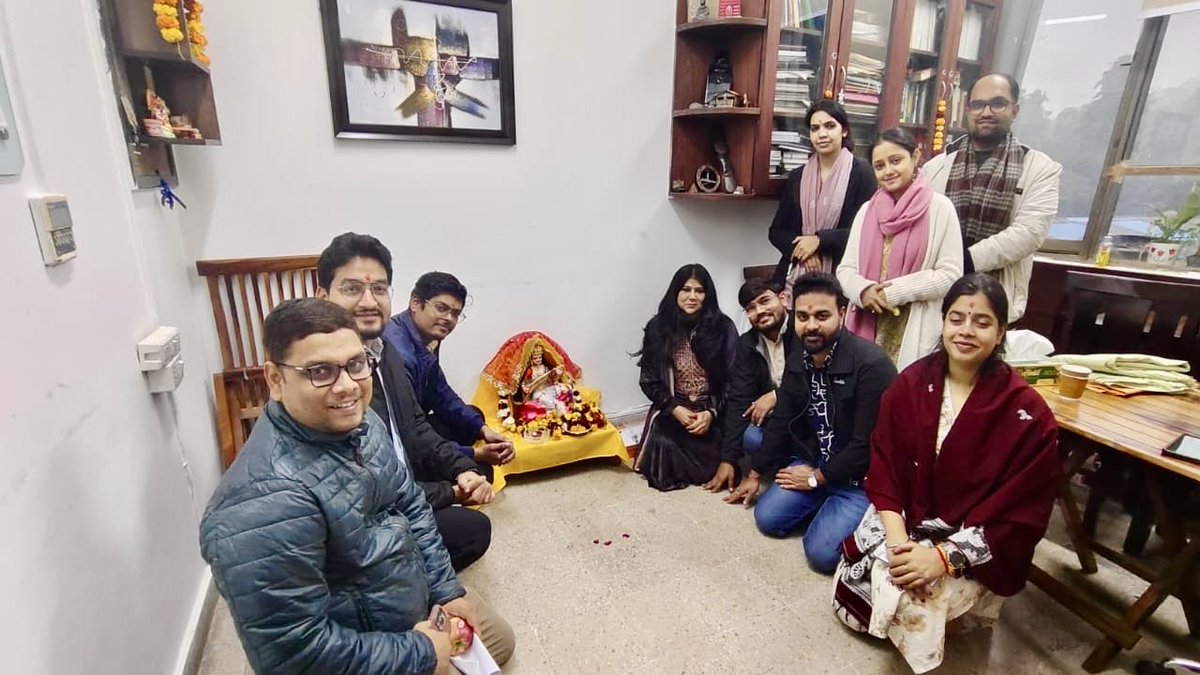 ProfRekhaSaxena's tweet photo. Saraswati Puja celebrations at the University of Delhi. May Maa Saraswati bless everyone with knowledge, wisdom, and enlightenment. 🙏
#SaraswatiPuja https://t.co/pleciD0jwe