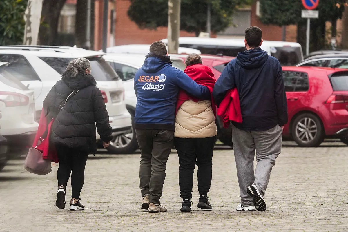 herqles_es's tweet image. 🇪🇸 | El gobierno filtra a medios afines que los 45 muertos de Adamuz fallecieron en el acto al colisionar los trenes.

Supervivientes del accidente han narrado durante toda la semana cómo hablaron con heridos que luego fallecieron.