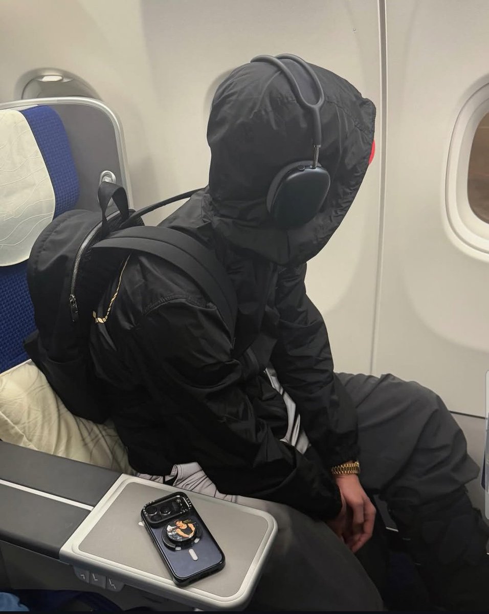 theyuniverse96's tweet image. 260123 • #HeYu instagram update (1/3)

🚶

More : instagram.com/p/DT2wiG1kg_z/…
#何与 #하여