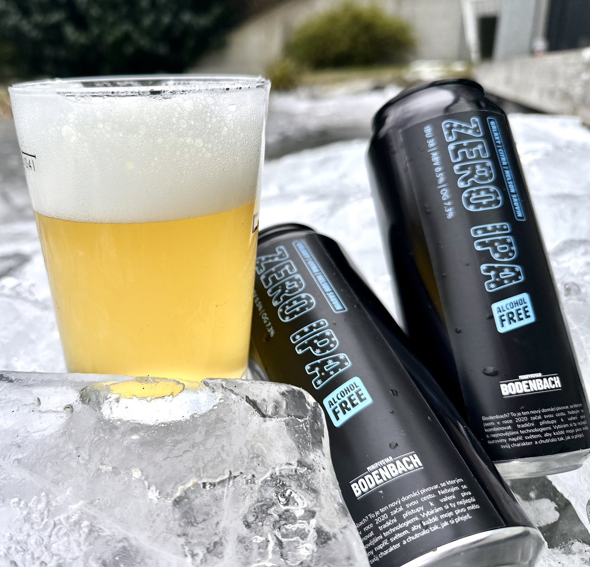 Proč si nedat v zimě pořádně chlazený pivo že? Navíc, když je suchej lednounor a je to řízná IPA co nenakládá💚.
#pivovarbodenbach