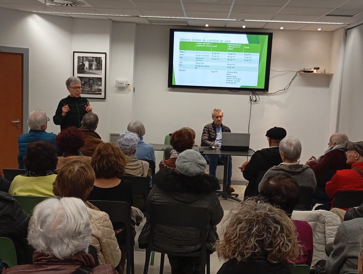 eandradepp's tweet photo. 📢📢Se sigue informando sobre los efectos negativos del #subfluvial de Lamiako

🗨️ Ayer en la Ibar Nagusien Etxea de Romo se alertaba sobre sus riesgos para la salud por la apertura del #Subfluvial de #Lamiako
#subfluvial 
#NOAlSubfluvial

#Andrade2027
#despiertagetxo https://t.co/Qqhzn0NfxE