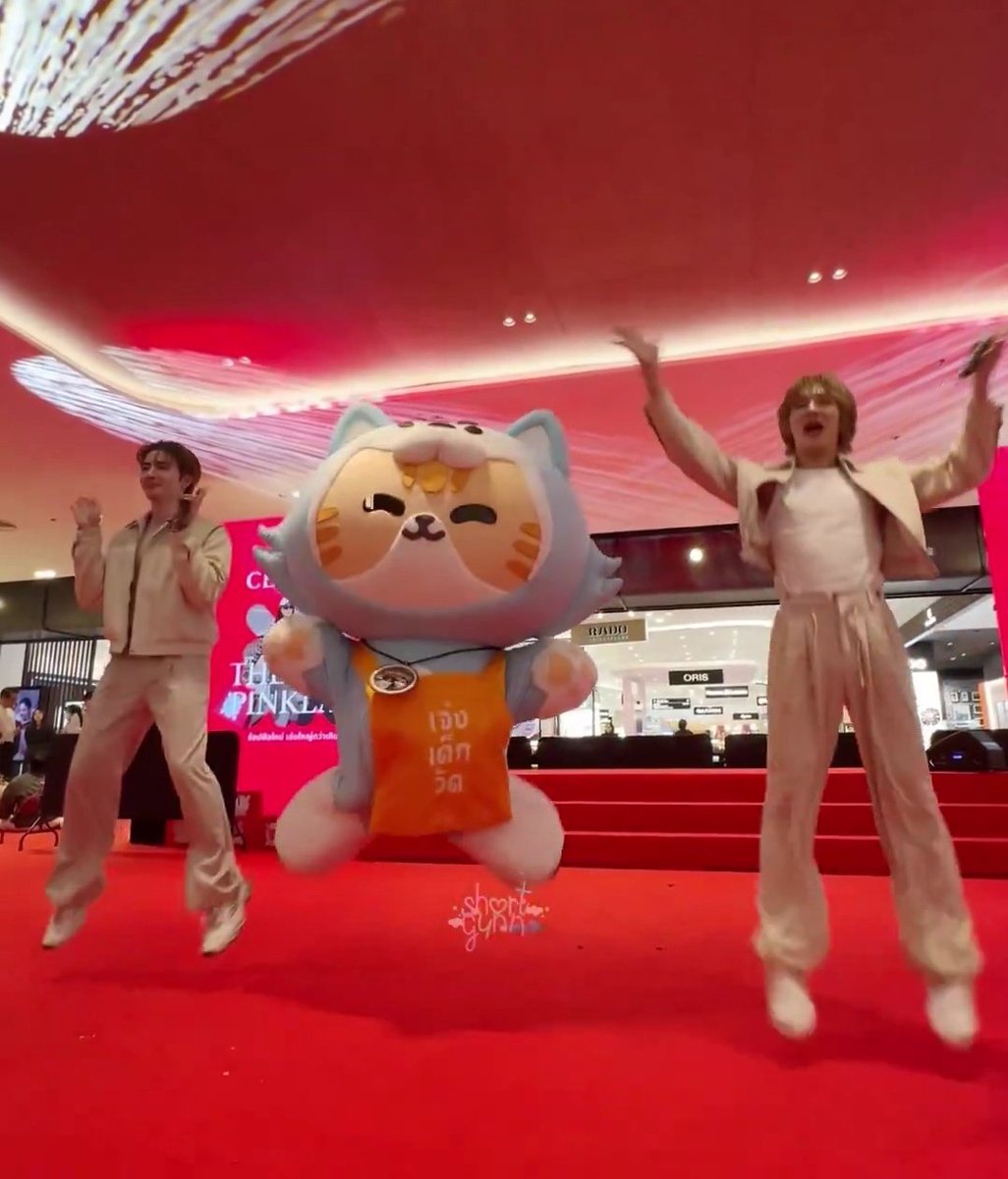 KanBW2723's tweet image. จุ๊บ3ปลาดาว ครอบครัวซนซน
Central Department Store x ZNN
#ห้างเซ็นทรัลปิ่นเกล้าxZeeNunew 
#ZeeNuNew
#BabyNongZon