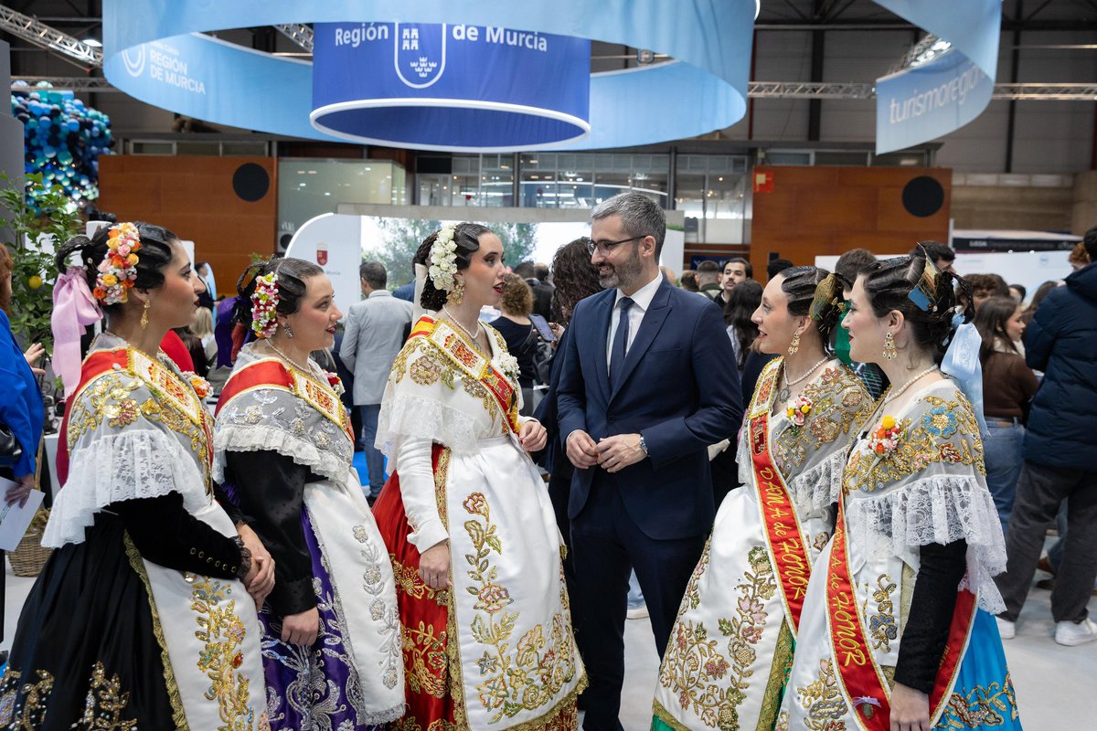 Lucassayala's tweet photo. La R. de Murcia tiene todo lo necesario para ser una potencia turística.

Un año más, se lo mostramos al mundo con orgullo desde #FITUR.

El Gobierno de España ha destinado + de 114 millones para apoyar el turismo regional.

Seguimos trabajando para situar la Región donde merece. https://t.co/FjgTQixM9T