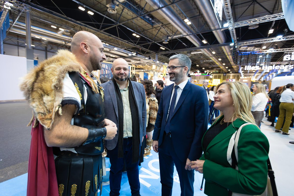 Lucassayala's tweet photo. La R. de Murcia tiene todo lo necesario para ser una potencia turística.

Un año más, se lo mostramos al mundo con orgullo desde #FITUR.

El Gobierno de España ha destinado + de 114 millones para apoyar el turismo regional.

Seguimos trabajando para situar la Región donde merece. https://t.co/FjgTQixM9T