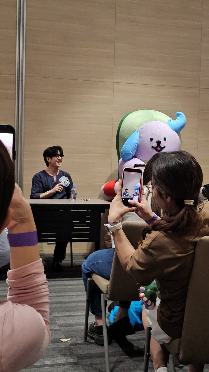 tawmon_'s tweet image. เนื่องจากได้แฟนไซน์ มาสุ่มแจก อะโวเชี่ยนจิ๋ว 1 ตัวคับบ ขอคนรอได้ เพราะของยังไม่มาส่ง

🔃 รีทวิตเฉยๆได้เลยค่ะ สุ่มพรุ่งนี้เย็นๆ

JS AVOCEAN FAM SIGN

#สนามอ่านเล่น2026xJimmySea