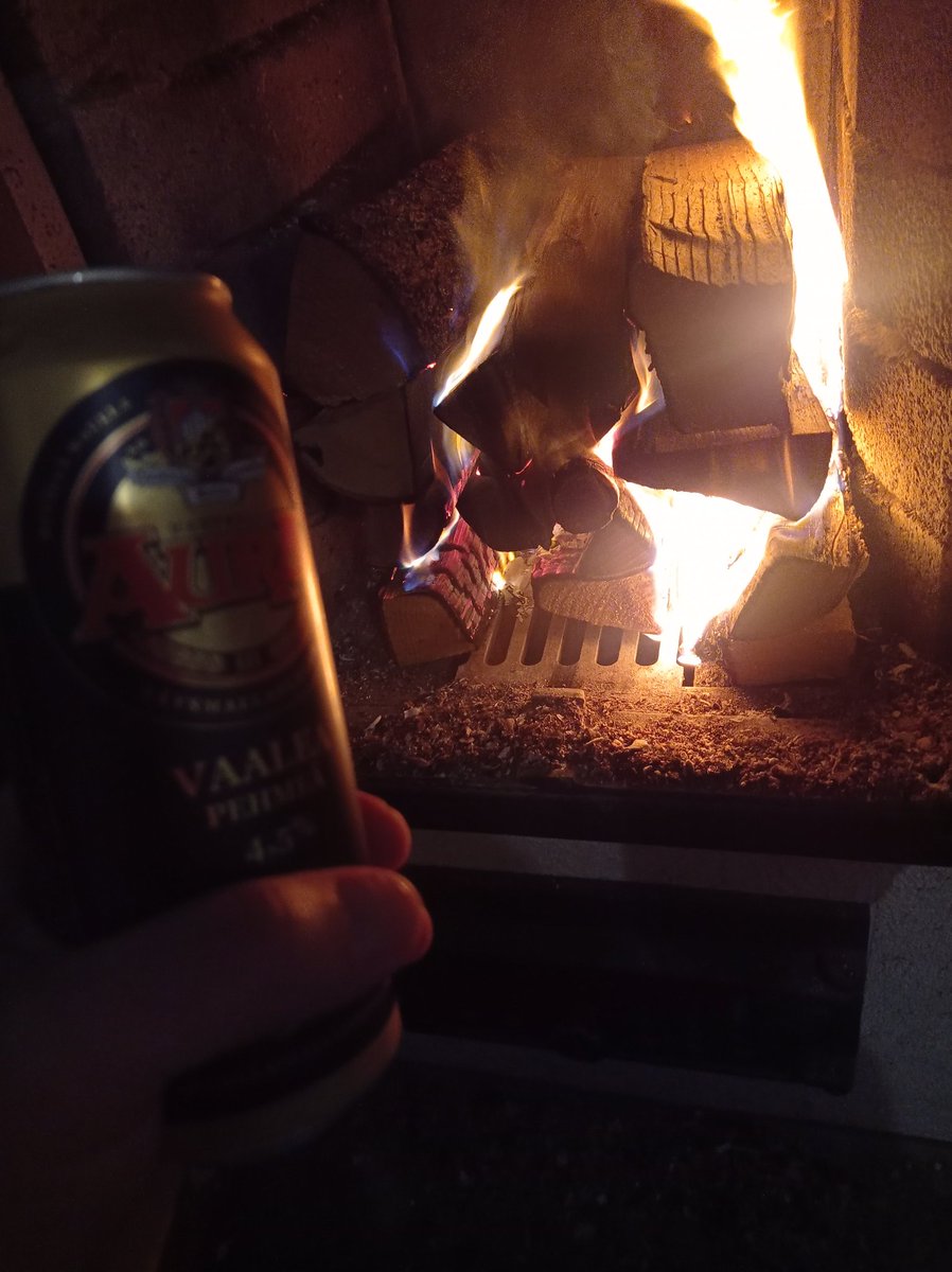 makek___'s tweet image. Hetki tässä. Työviikon nollaus. Toimii aina.