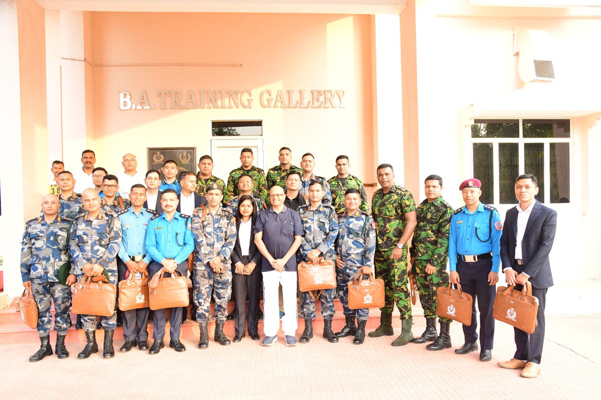 CISFTraining's tweet photo. Visit to CISF FSTI by 1st Batch Border &amp; Industrial Security Course Participants!

As part of the training activities, police officers Nepal and Sri Lanka, participating in 1st Batch Border and Industrial Security Course, visited CISF FSTI Hyderabad.

#CISF #FSTI @CISFHQrs https://t.co/pbzh5jnuec