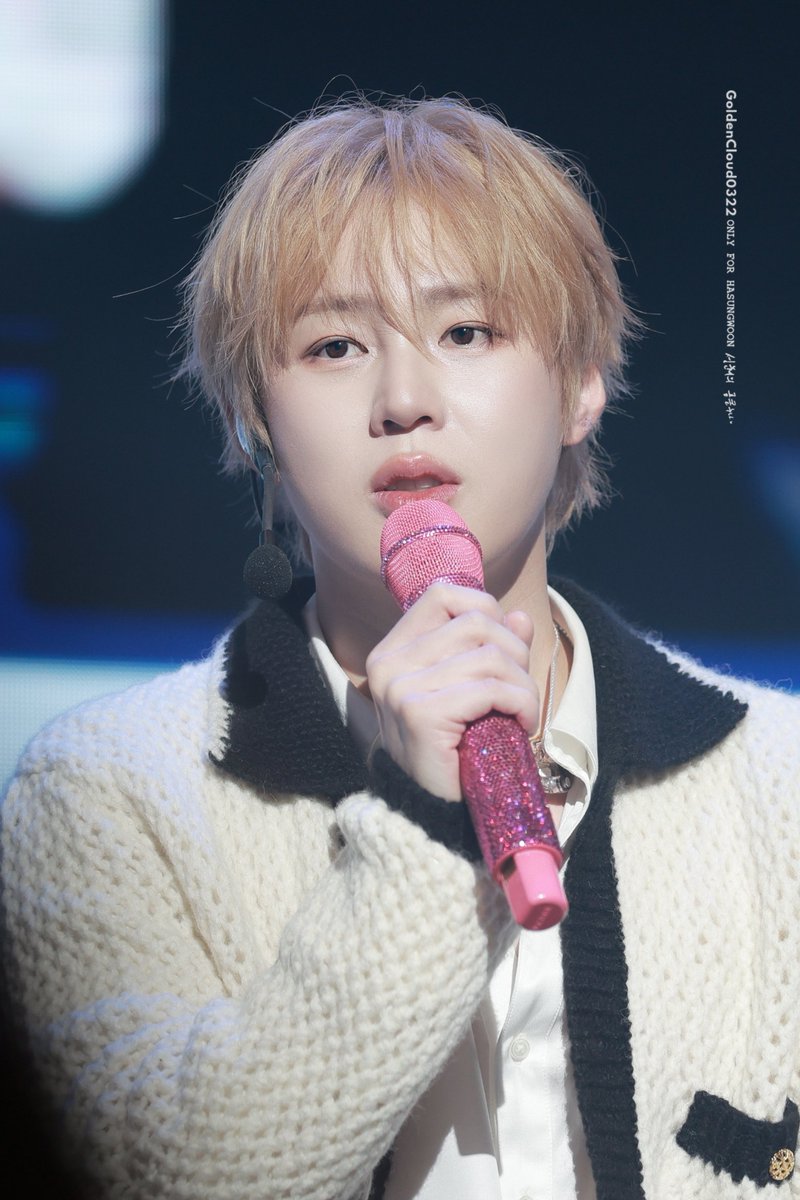 251230 
Tell The World 팬미팅

예뽀니 💗

#하성운 #HASUNGWOON #Tell_The_World <a href="/gooreumseng/">하성운</a>