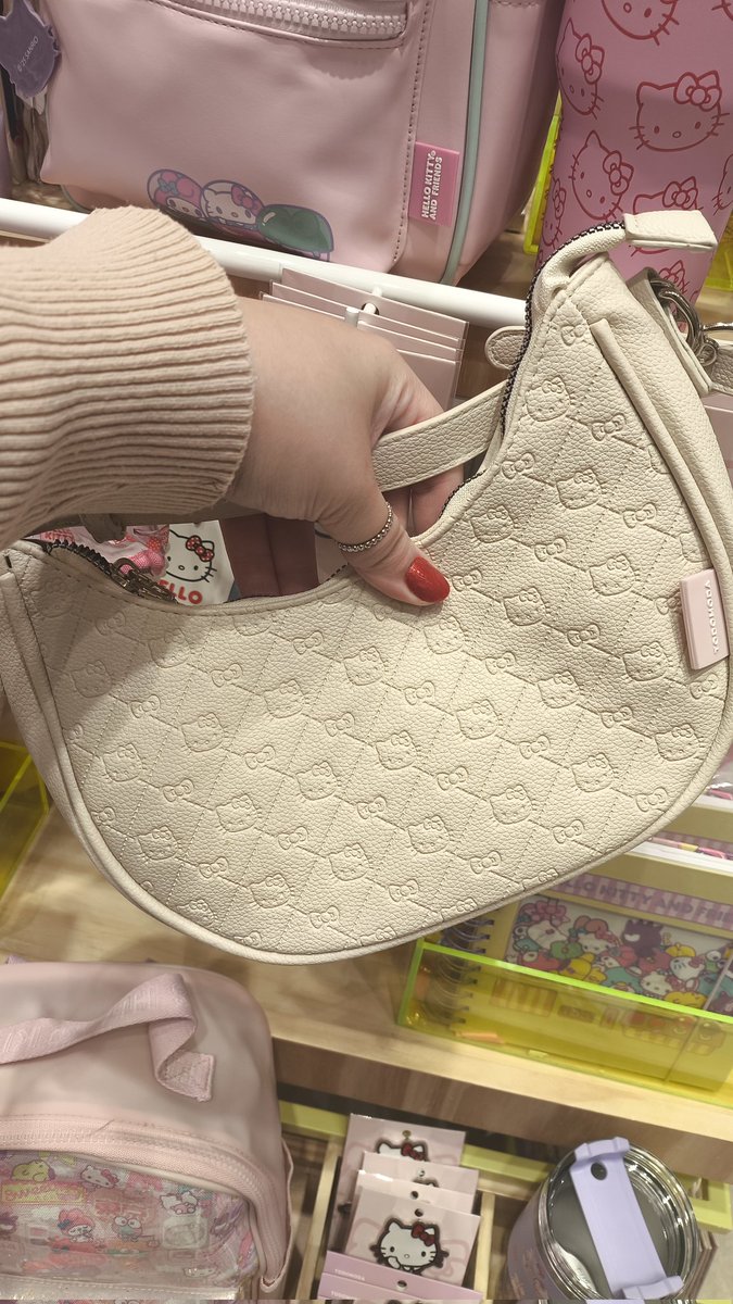 soueudrizinha's tweet image. REALIZEI MEU SONHO DE IR NA TODO MODA IUPIIIII 🩷✨💌