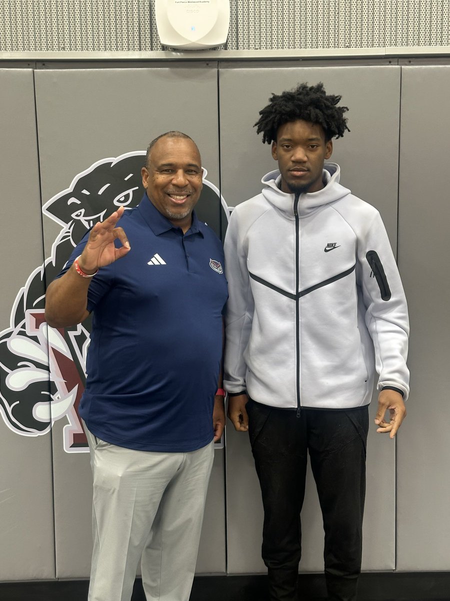 uptopnewz's tweet image. @CoachDJ_WRA thanks for my first D1 offer. 
@TCPalm 
@WestWoodcoachLV 
@espntop63
@FAUFootball 
@1CameronG 
@CoachEddie1017 
@Rivals 
@UANextFootball 
@247Sports 
@PrepRedzone