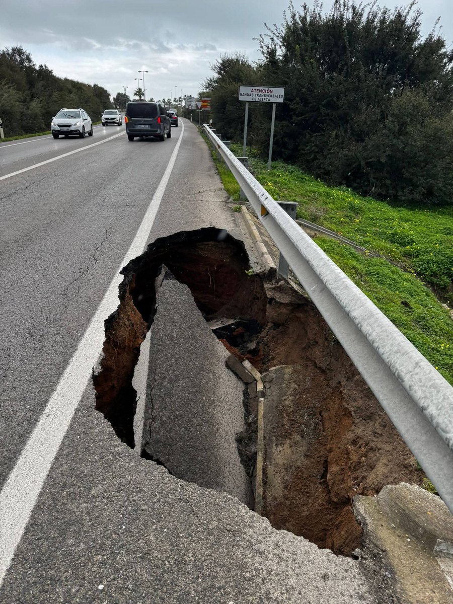 LaEtxebarria's tweet image. Carril de entrada a Rota ,Cádiz