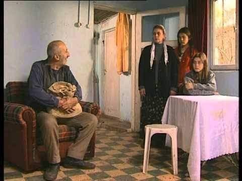 TurkSapienn's tweet image. Karadeniz dizileri, zengin yalı dizileri, aşiret dizileri, malum partinin Osmanlı adı altında propaganda dizilerinin yanında bizim dizi zevklerimiz: