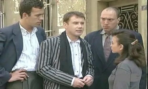 TurkSapienn's tweet image. Karadeniz dizileri, zengin yalı dizileri, aşiret dizileri, malum partinin Osmanlı adı altında propaganda dizilerinin yanında bizim dizi zevklerimiz: