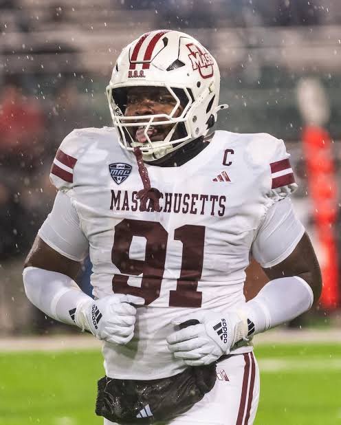 datboymar09's tweet image. I am blessed to receive my 5th D1 offer from @UMassFootball @CoachLian8