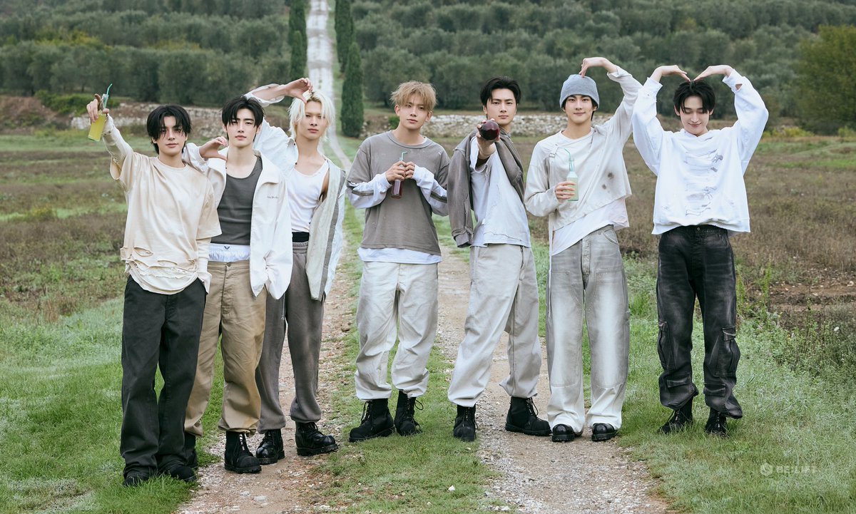 SleepTight wraps up its 1st week on Spotify with 3.8M streams! (1/22) Day  1: 941,219 Day 2: 647,670 Day 3: 523,596 Day 4: 498,243 Day 5: 453,696 Day  6: 405,991 Day 7: