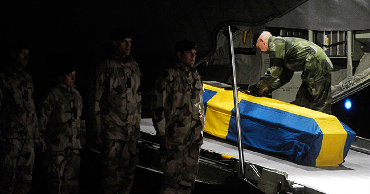 LarsAmreus's tweet image. Sweden wasn't a member of member of NATO at the time. We went anyway.