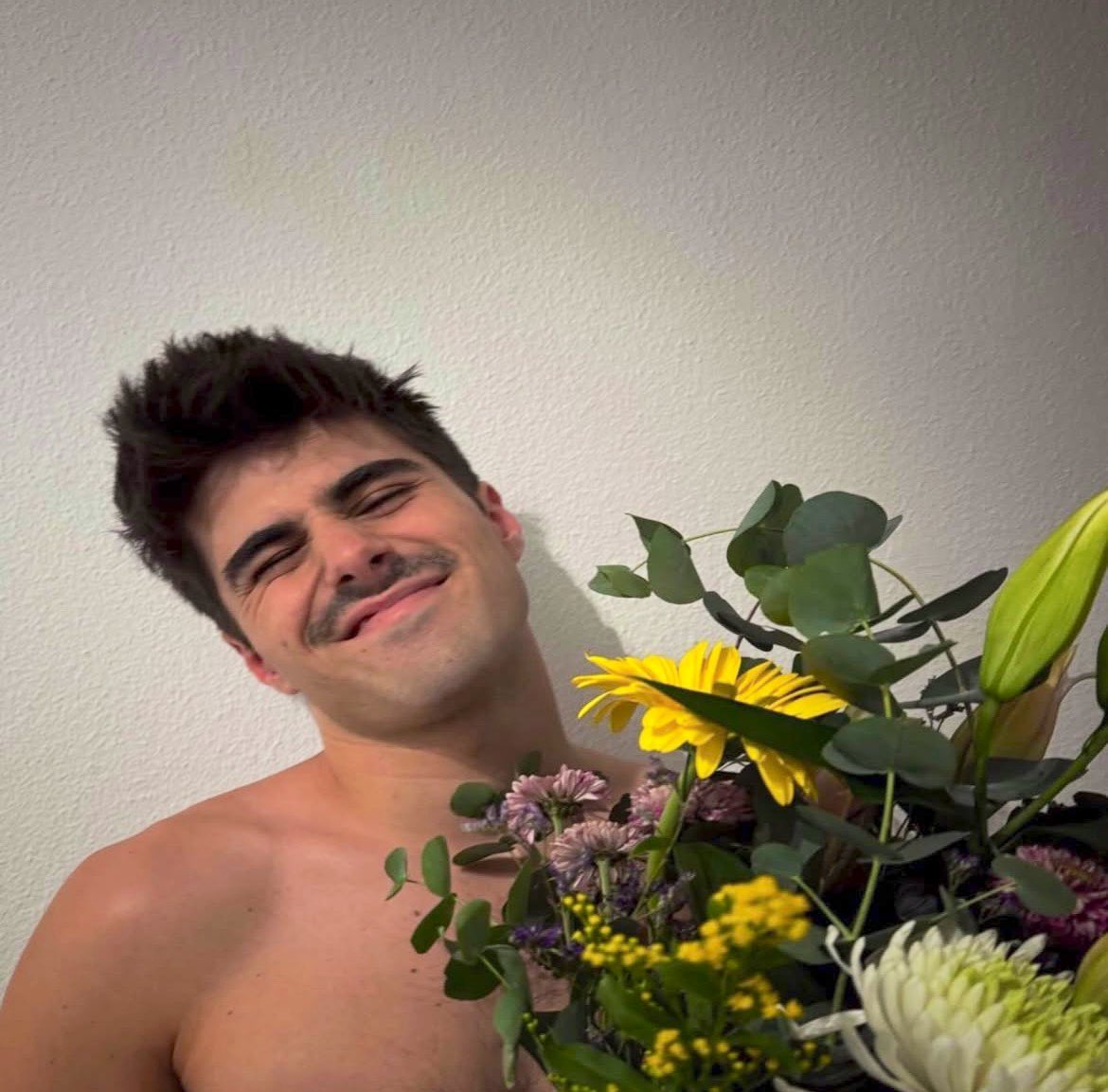 GETTING READY                    TO MAKE HISTORY