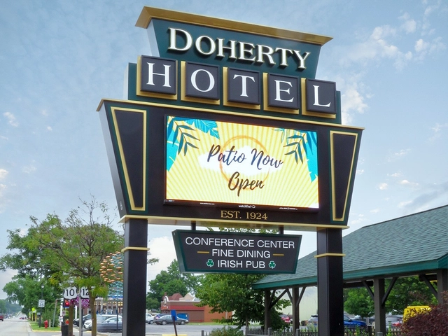 WatchfireSigns's tweet image. Watchfire LED signs and digital displays assist hotels, convention centers, and event venues in captivating guests and promoting business growth. smpl.is/a77ig

#LEDSigns #digitaldisplays #hospitalityindustry #eventvenues #captivatingguests