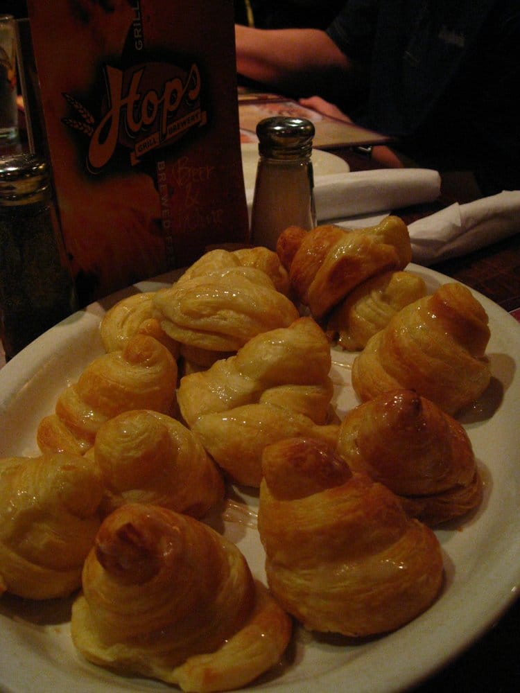 Mannnnnnnn smh smh i can’t believe Covid stole this from us. The greatest restaurant bread the nation has ever seen.