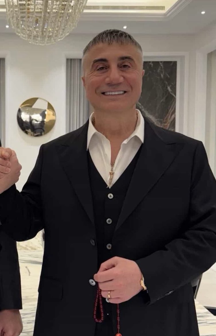 Girdiğimiz her ortamda, göğsümüzü gere gere seni savunacağız.

Kardeşin olmak, bizim için onurdur.