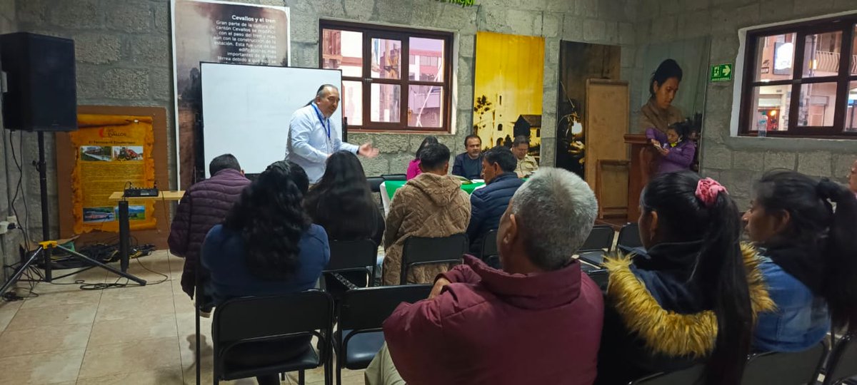#Tungurahua | #CPCCS
Socialización a representantes de barrios y dirigentes de organizaciones sociales del cantón Cevallos, sobre los derechos de participación ciudadana, actividad en coordinación con la Jefe Político del cantón y el GAD Municipal.
#ConsejoEnTerritorio <a href="/CpccsEc/">Participa Ecuador</a>