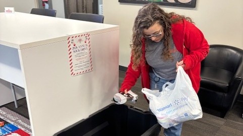 CokeCCBCC's tweet image. This month, in honor of #MLKDay, our Teammates are coming together to give back to our local communities. 

Through the end of January, facilities across our 14-state footprint are collecting new socks—one of the most requested items at local homeless shelters—to support