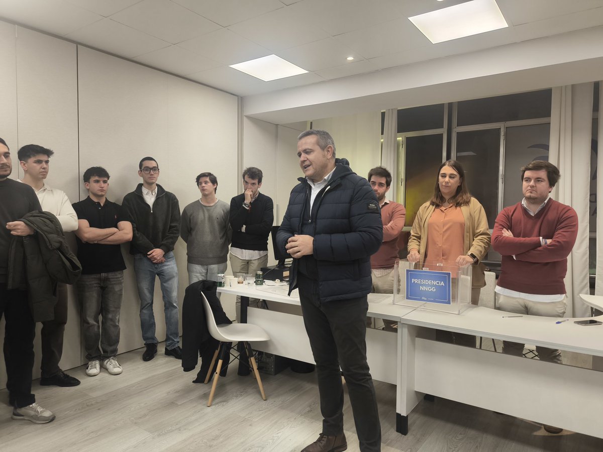 dtosalamancapp's tweet photo. ¡Enhorabuena @ser_bayg nuevo presidente de @nngg_salamanca!

Gracias @Santiropaz por todo tu trabajo en estos años. 

Sois el presente y el futuro de esta sede y de España 💙 https://t.co/mUSBtkT4C2