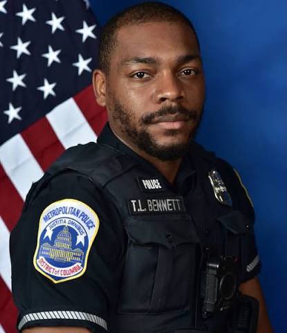 TrumpsteinFilez's tweet image. The funeral procession and final lap for Metropolitan Police Department (@DCPoliceDept) Officer Terry Bennett, who was struck and killed while assisting a stranded driver in Washington, Dc