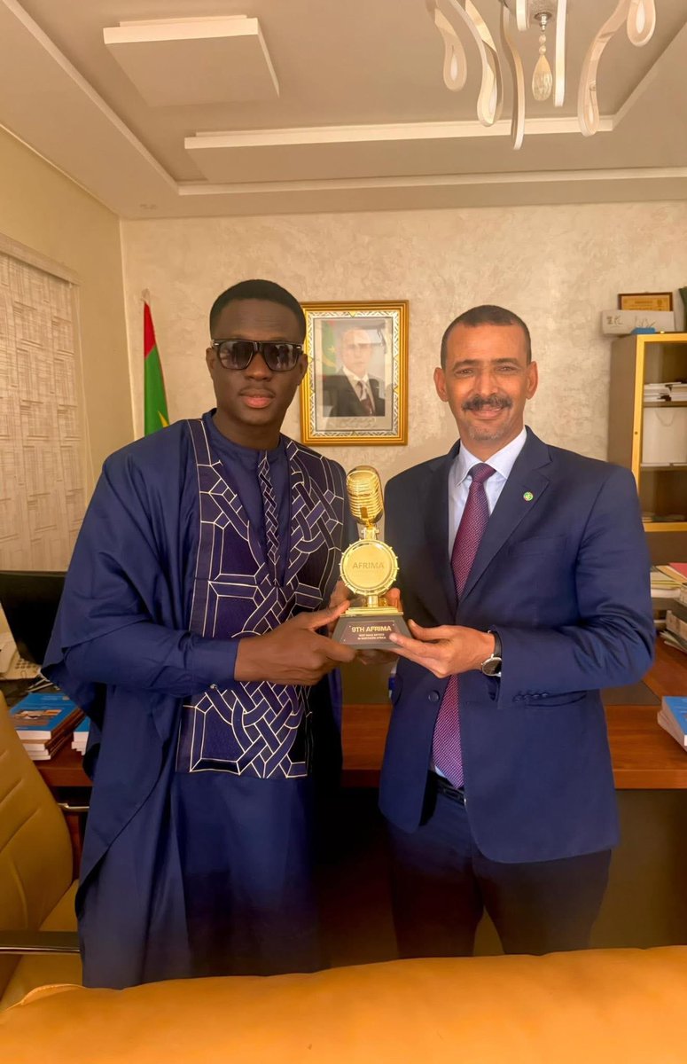 Mauritanie : le ministre de la Culture reçoit Adviser, sacré Meilleur artiste d’Afrique du Nord aux AFRIMA trustmag.net/article/hHrPeU…